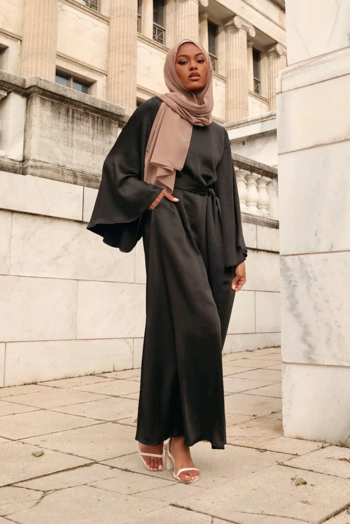 Pakistani Abayas Online: Luxurious Designs & Affordable Prices