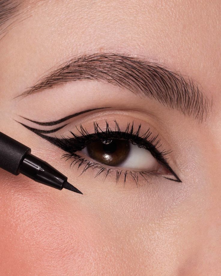 Buy Intense Eyeliner Pen in Pakistan