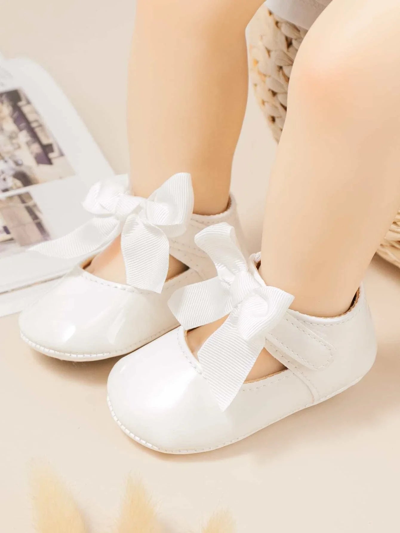 Buy SHEIN Baby Bow Decor Flats in Pakistan