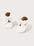 Buy SHEIN Baby Bow Decor Flats in Pakistan