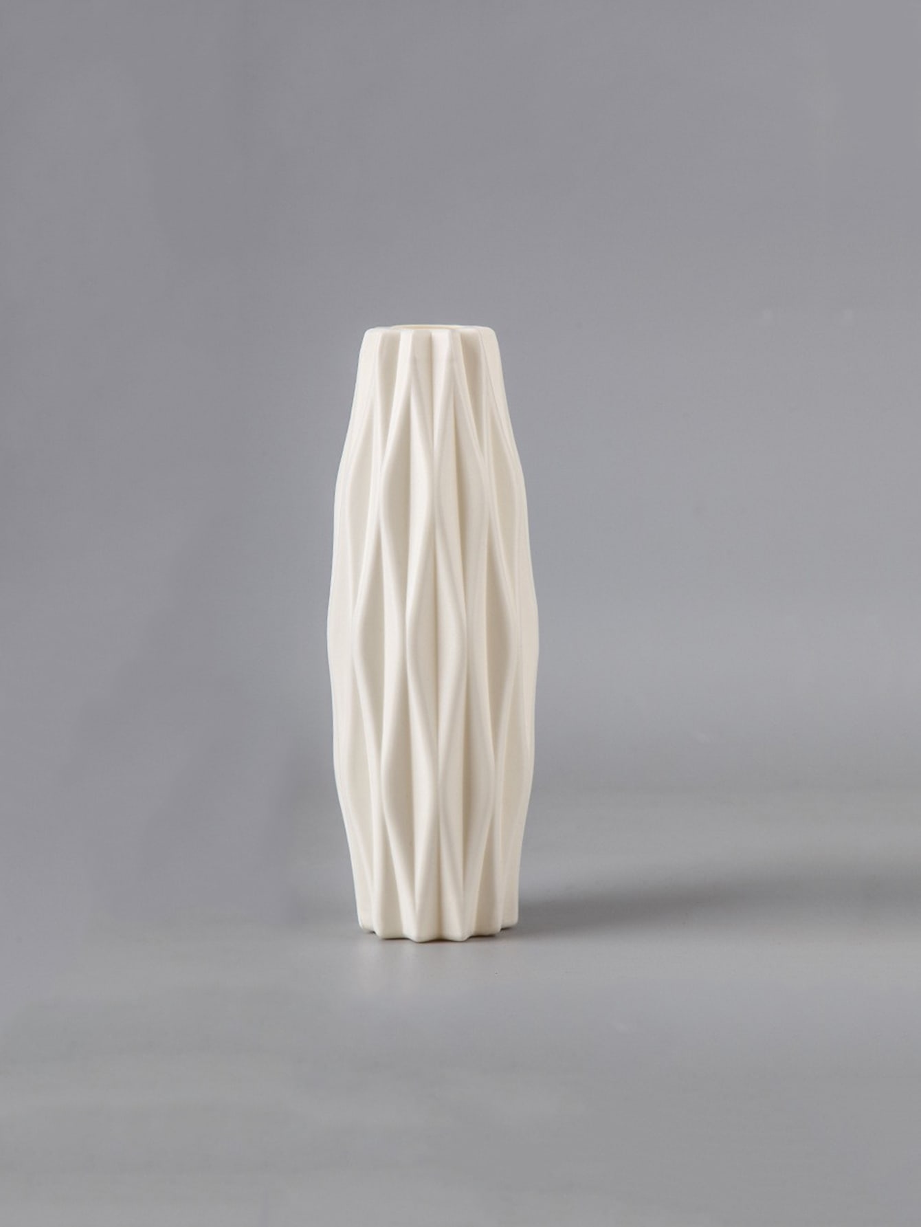 Buy SHEIN Geometric Plastic Flower Vase in Pakistan