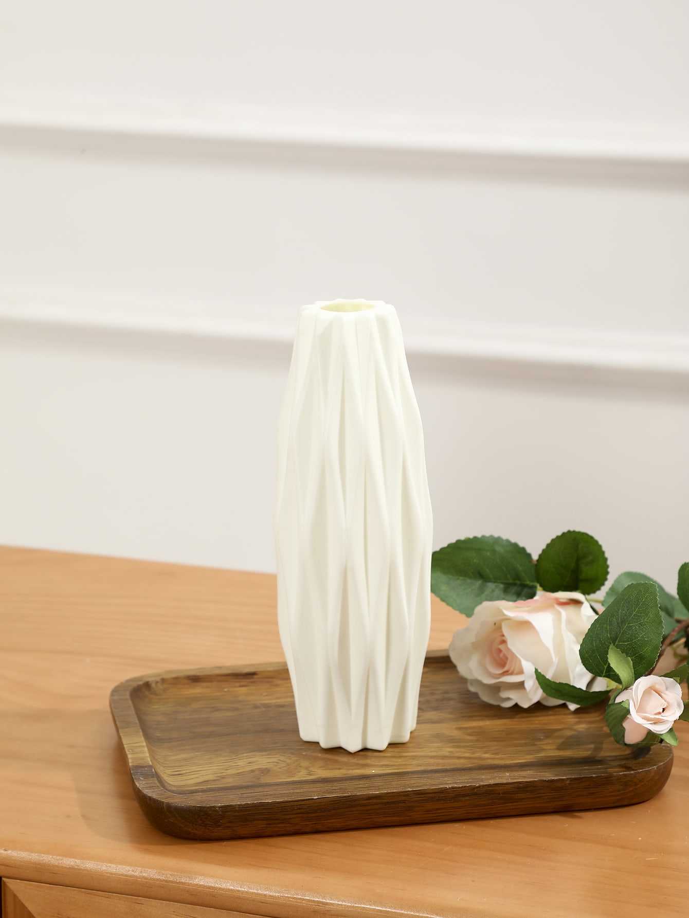Buy SHEIN Geometric Plastic Flower Vase in Pakistan