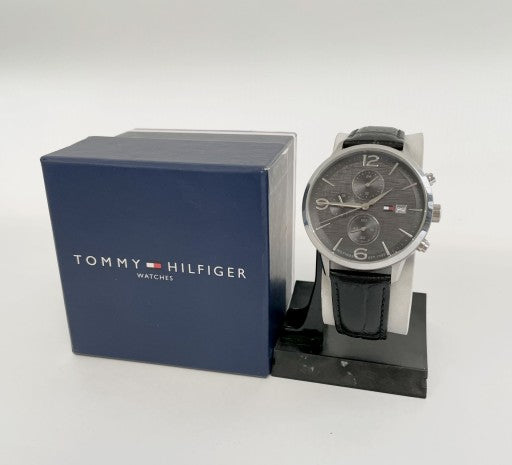 Buy Tommy Hilfiger Casual Grey Dial Black Leather Strap Watch for Men - 1710361 in Pakistan