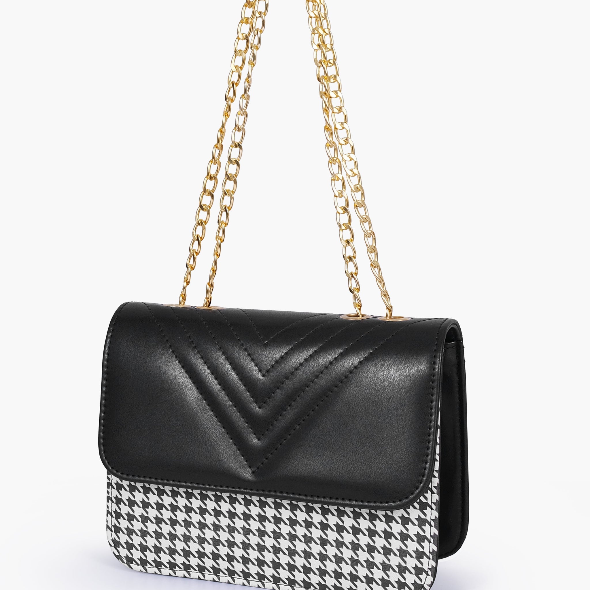 Buy Black houndstooth chain cross-body bag in Pakistan