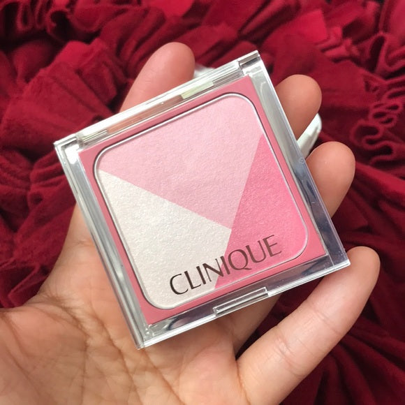 Buy Clinique Sculptionary Cheek Contouring Palette - 06 Defining Pinks in Pakistan