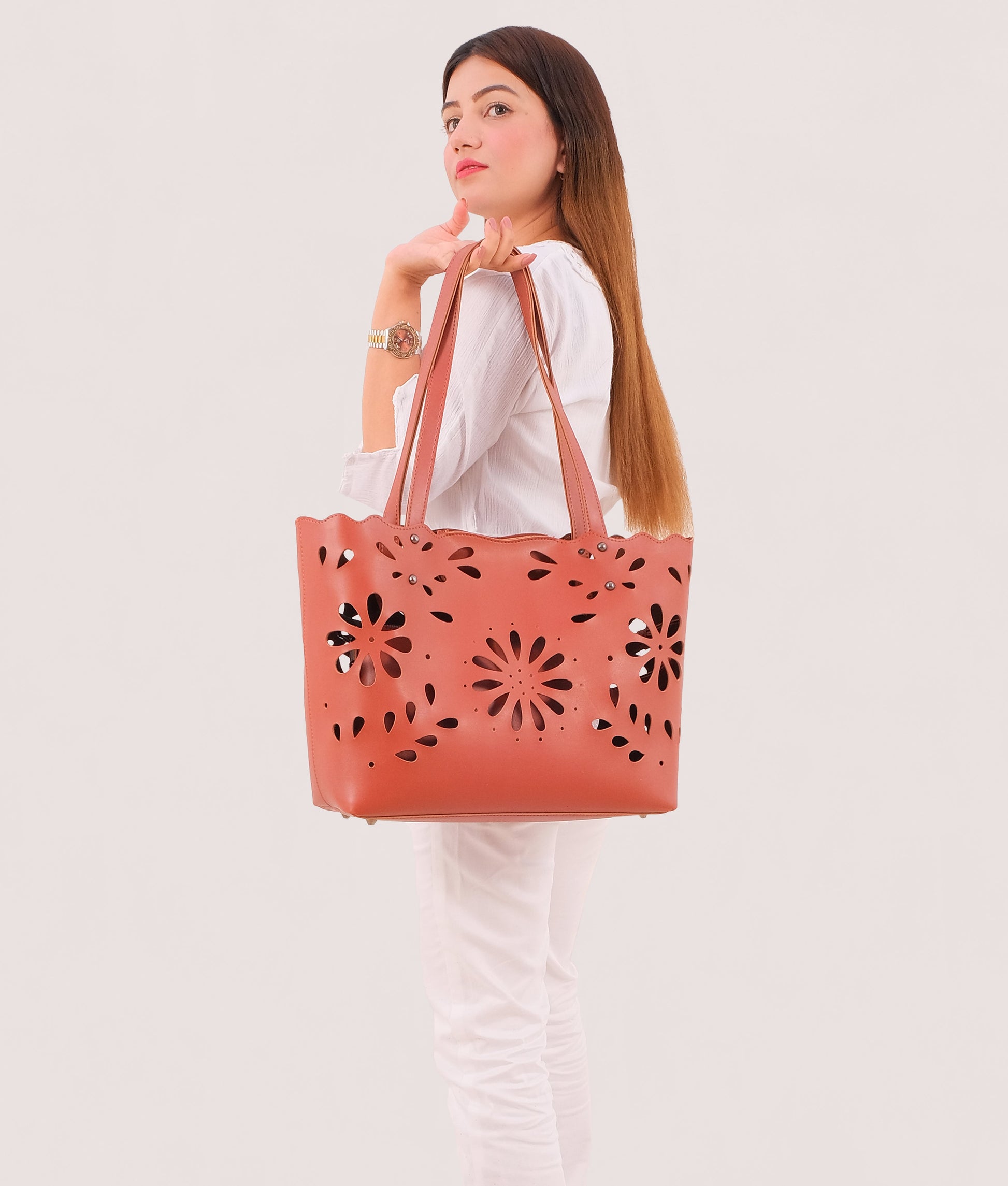 Buy Rust two-piece floral tote in Pakistan