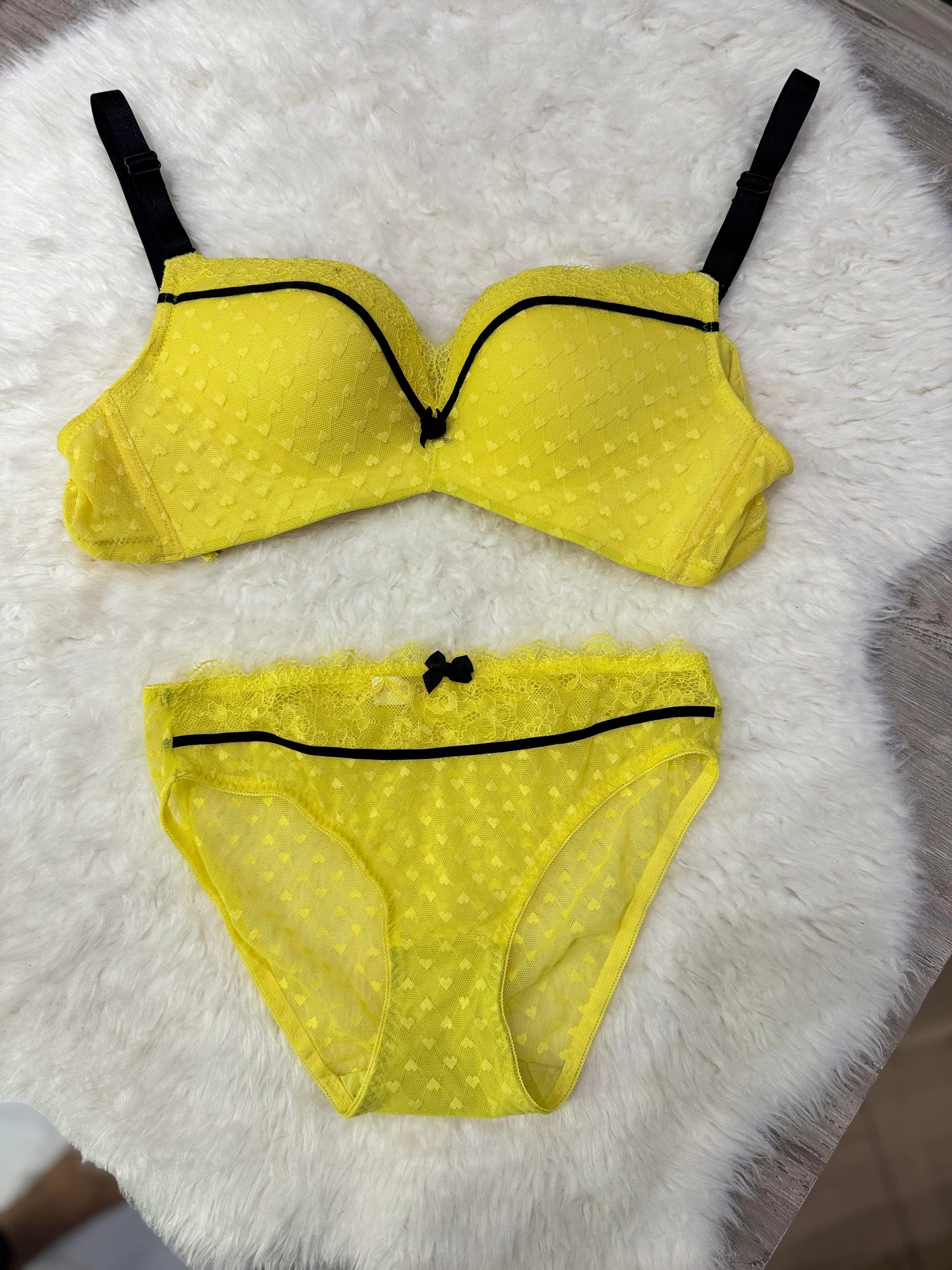 Buy Spandex Padded Bra and Panty Set in Pakistan