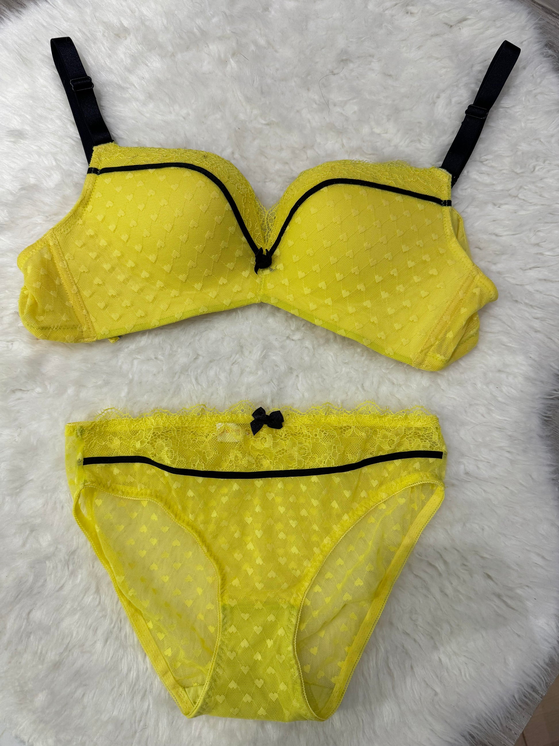 Buy Spandex Padded Bra and Panty Set in Pakistan