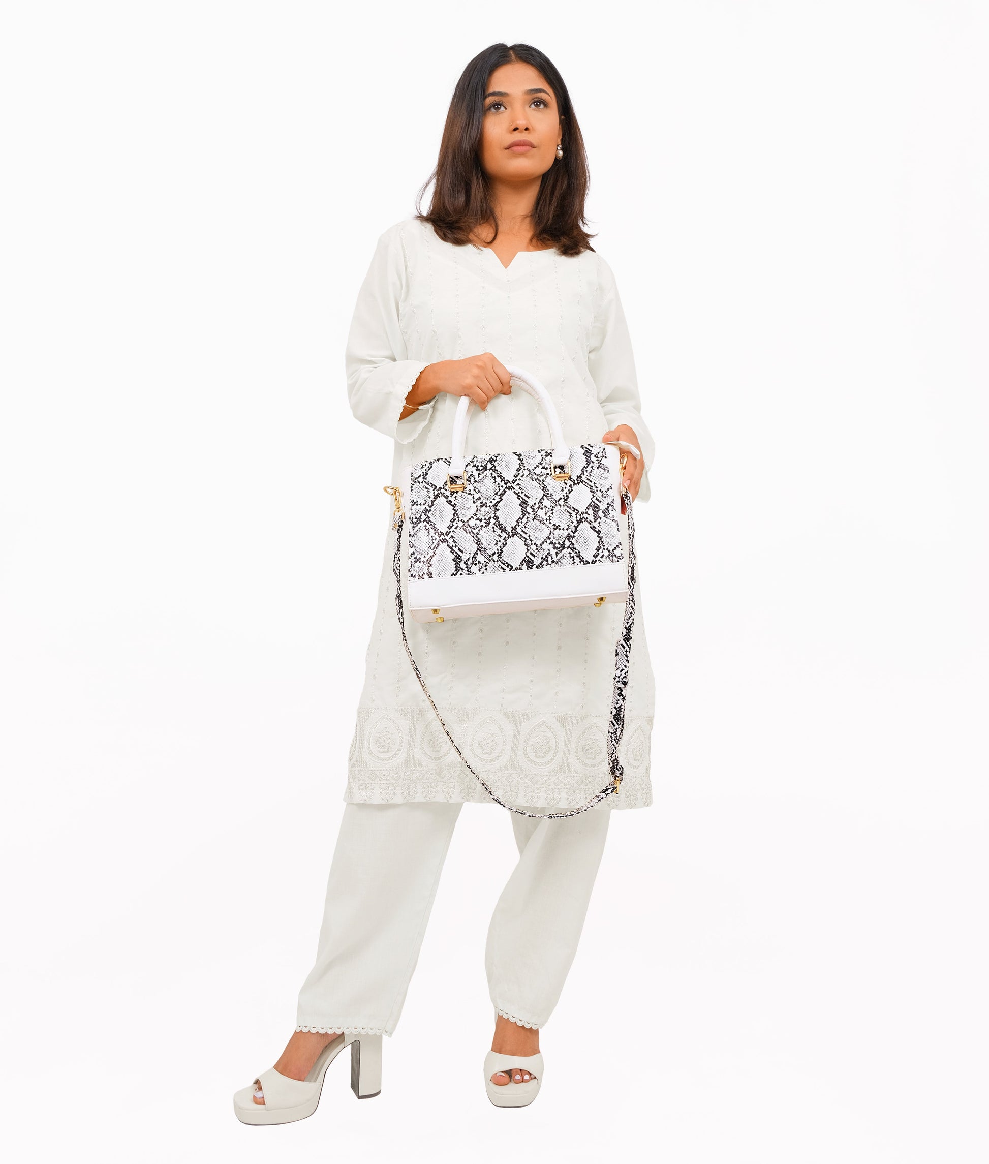 Buy White snake handbag in Pakistan