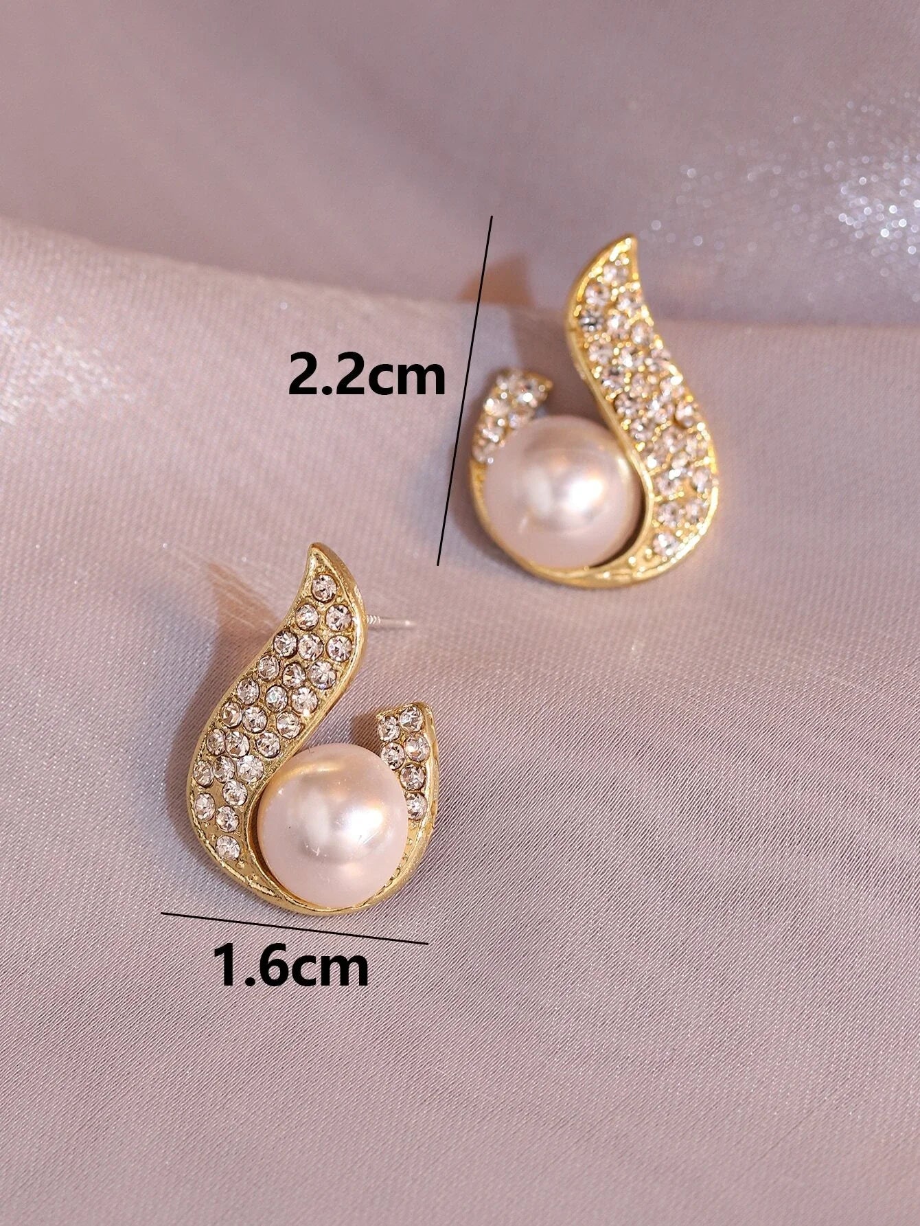 Buy Shein Rhinestone & Faux Pearl Decor Stud Earrings in Pakistan