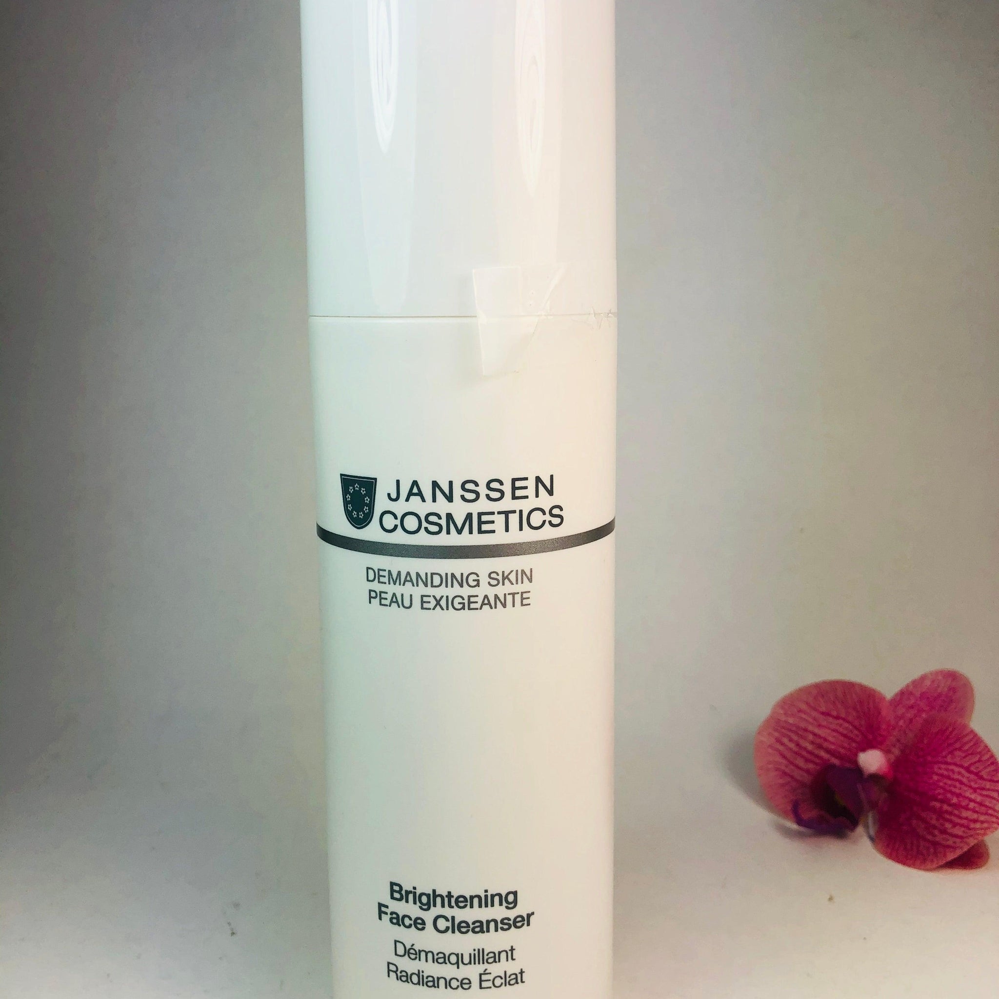 Buy Janssen Brightening Face Cleanser - 500ml in Pakistan