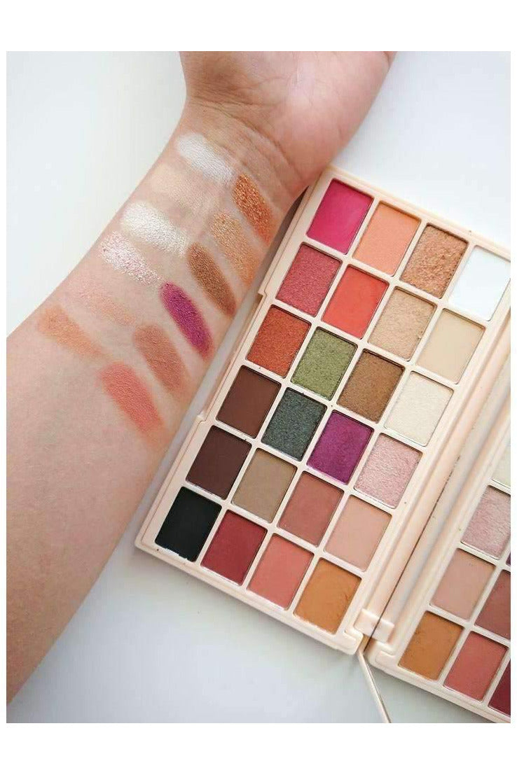 Buy Makeup Revolution Sophx Eyeshadow Palette in Pakistan