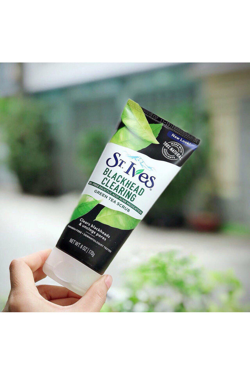 Buy St Ives Blackhead Clearing Green Tea Face Scrub - 170G in Pakistan